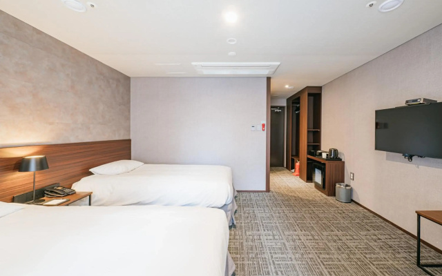 Hotel With Jeju