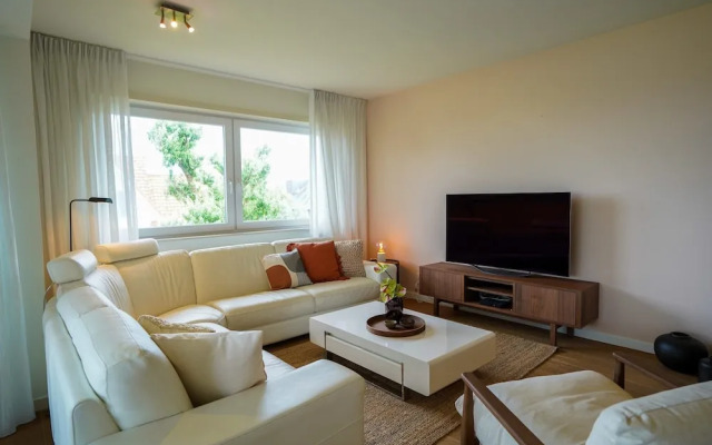 Spacious Apartment With Sea Views