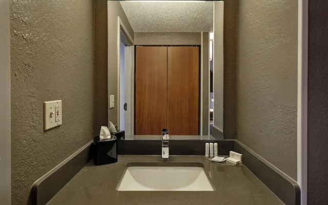 Courtyard by Marriott Cincinnati Airport