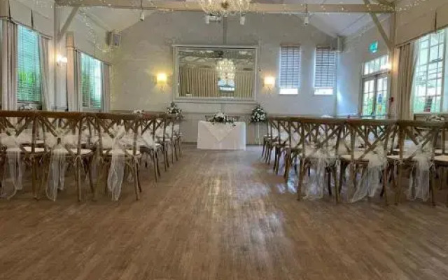 Ravenwood Hall Hotel