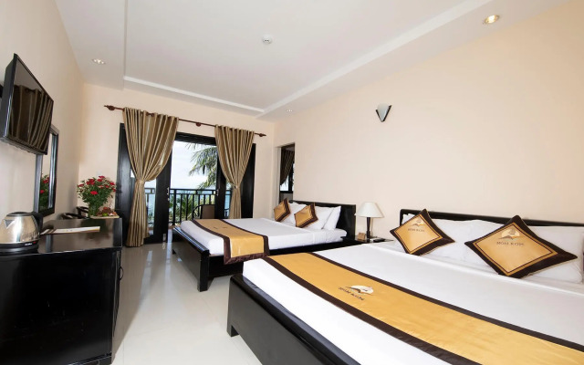 Hon Rom Central Beach Resort