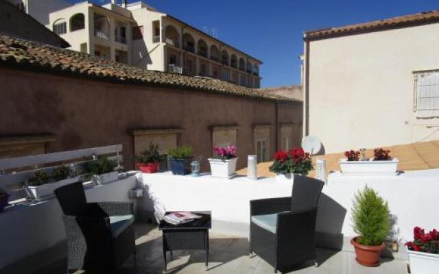 Charming Apartment Ortigia