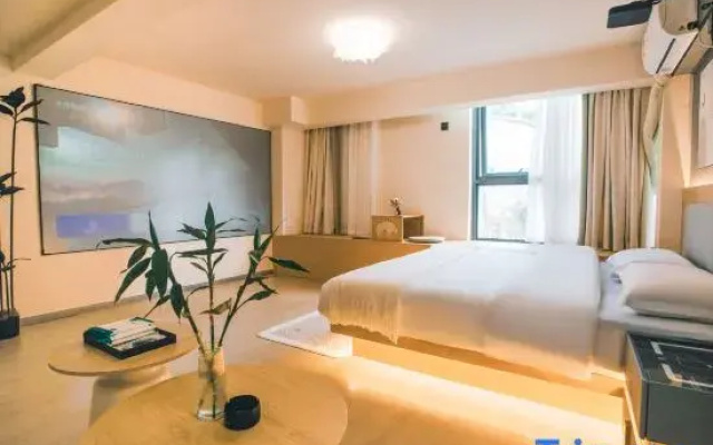 Jinding Cinema Famous Residence