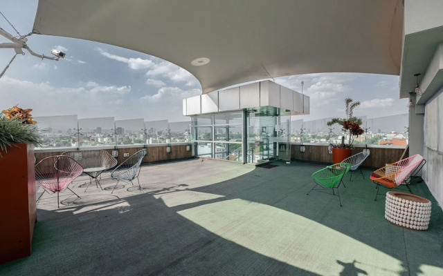 Top Bed Mixed Shared Room