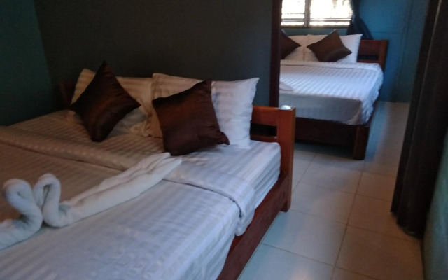 เชอโคว์ เชอโคว์ โฮมสเตย์