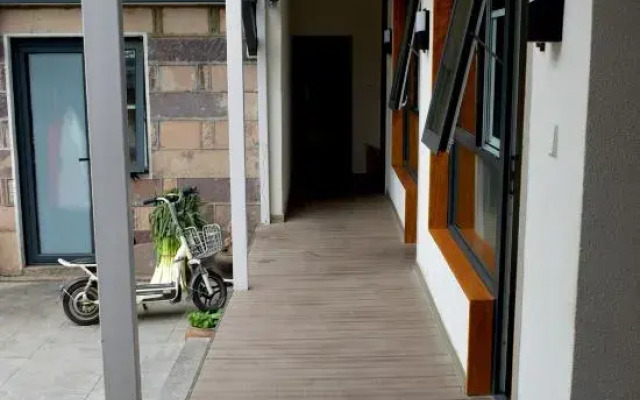 Lulujia Homestay (Shibanyan Taohuagu)