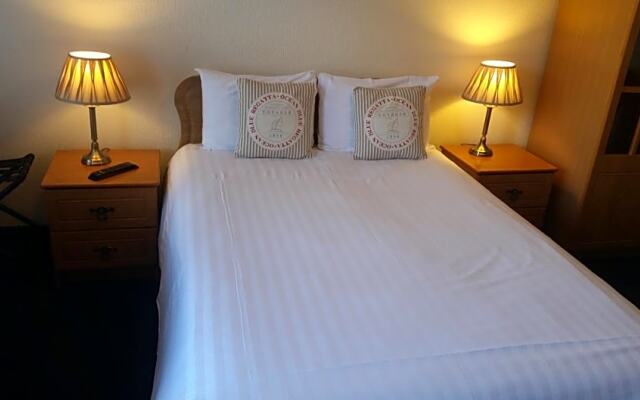 Halfway House Hotel