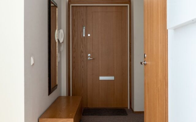 2ndhomes Deluxe 2BR Apt w Sauna&Balcony