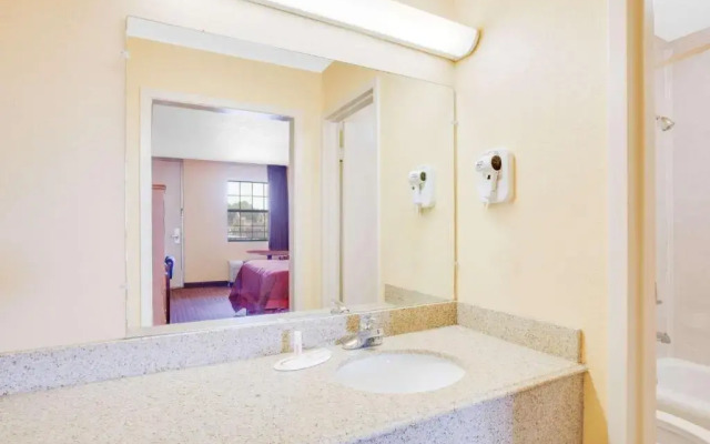 Days Inn Searcy