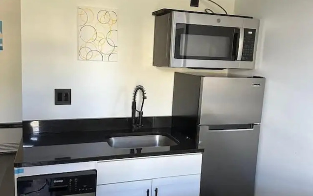 Harborside Suites