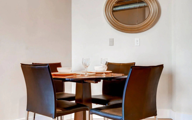 Global Luxury Suites at Tiverton Ave