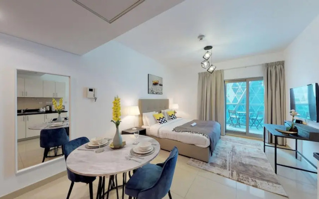 Luxe Studio Sleeps 2 Balcony Gym Tennis