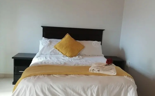 Rose and Thorn Guesthouse - Adults Only