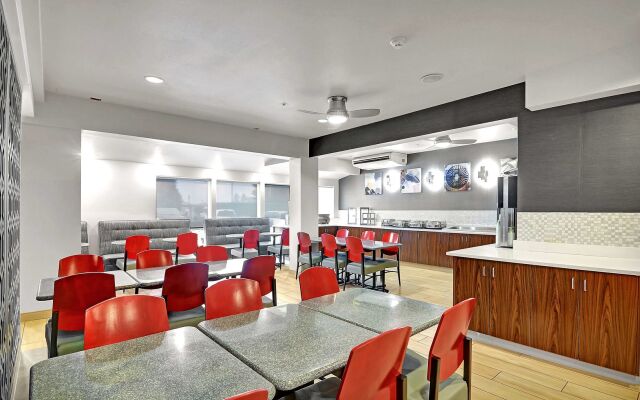 Executive Residency by Best Western Navigator Inn & Suites