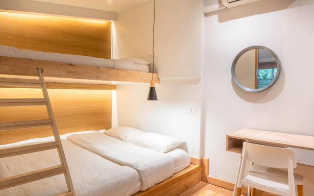 The Goose Cafe & Hostel – Guest Rooms – Ubon Ratchathani