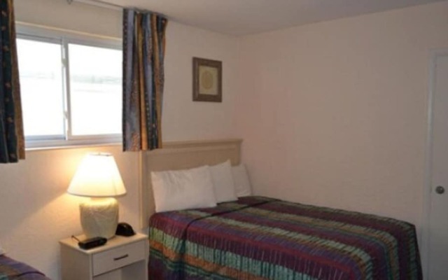 Royal Hawaiian Motel