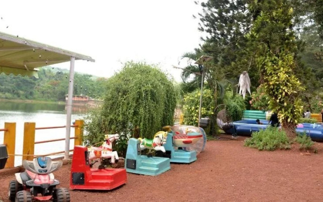 Mayem Lakeview