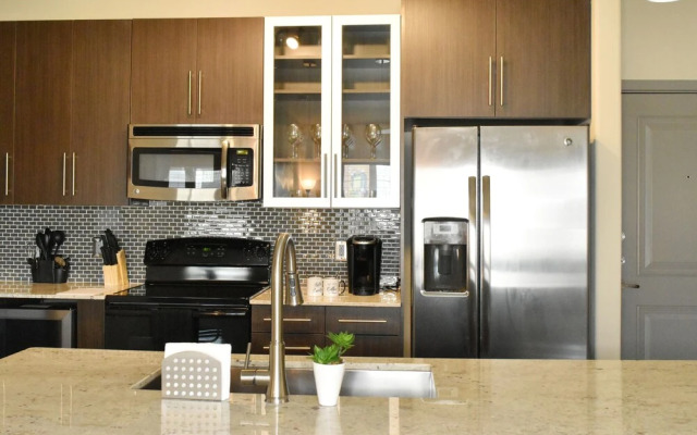 Stay Smart Live Oak St Uptown Downtown