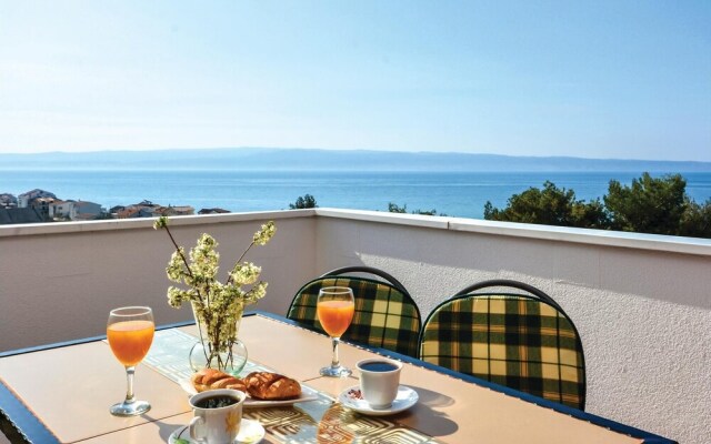 Amazing Home in Podstrana With Wifi and 2 Bedrooms