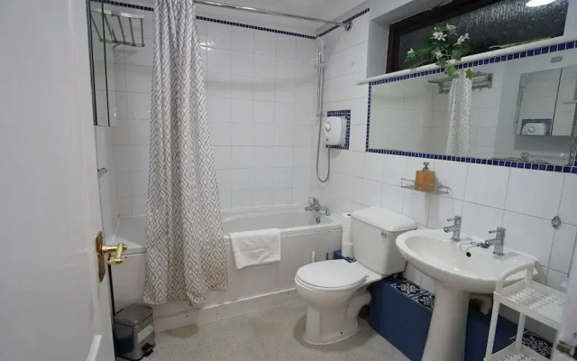 Ground floor Apt Slough by Easy2Manage
