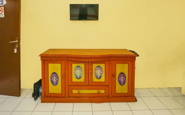 OYO 93136 Hotel Santo Djaya 2