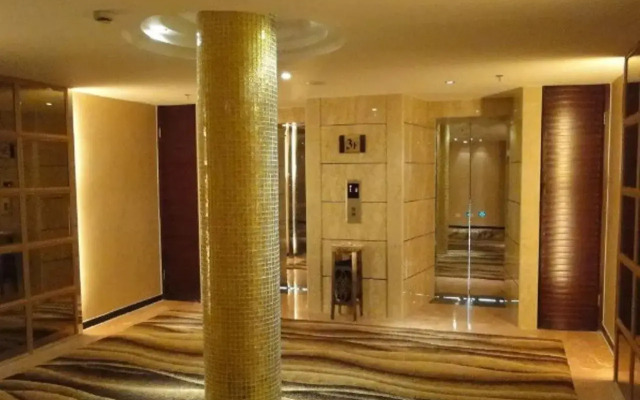 Dazhou Pengfei Grand Hotel (Dazhou Renhe New Town Railway Station)
