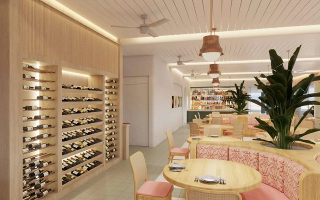 Perla La Paz, Tapestry Collection by Hilton