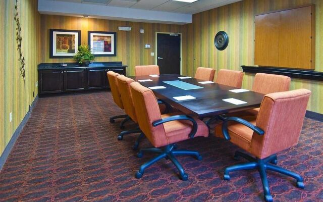 Hampton Inn & Suites Elk City