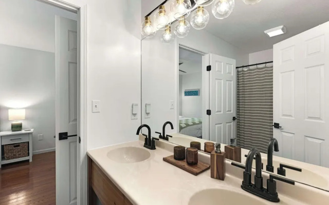 Treehouse LOZ Seclusion for 6!