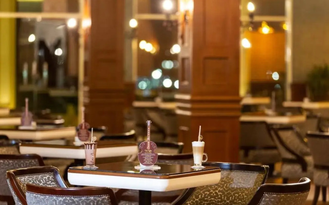 Albatros Aqua Blue Azrak VIP Package