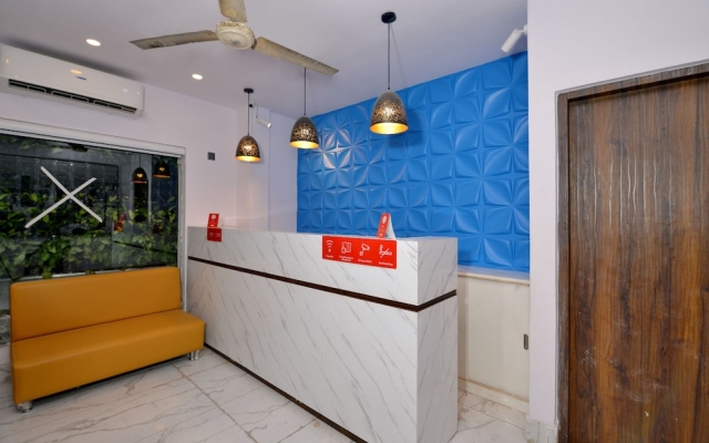 OYO Townhouse 539 Transit Express