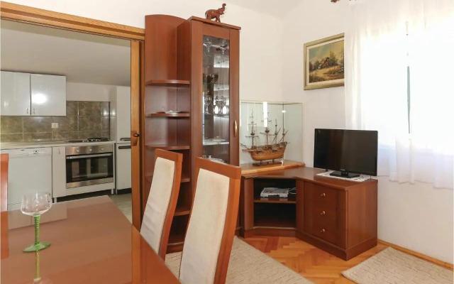 Three-Bedroom Apartment Omis with Sea view 07