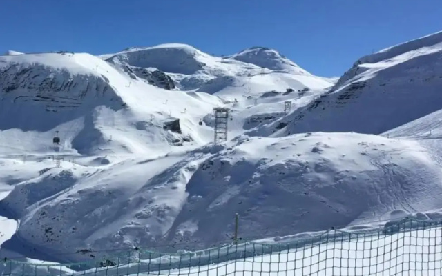 Slope-side Stay for Two Guests