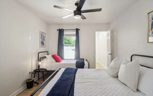 Your Amazing 3BR 2BA Downtown Delight