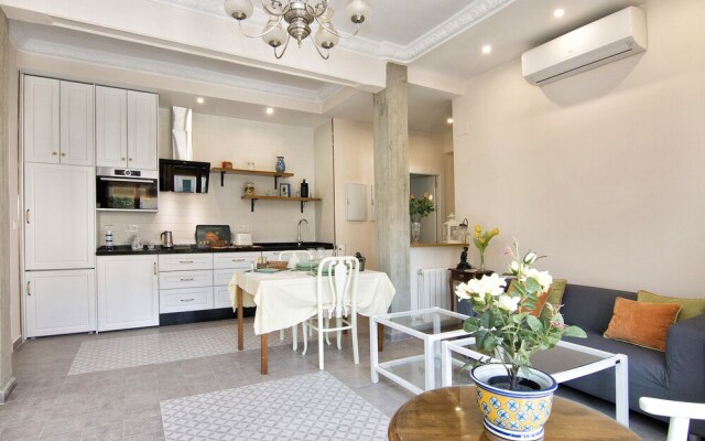 Bright & Elegant City Centre 3 BR Apart