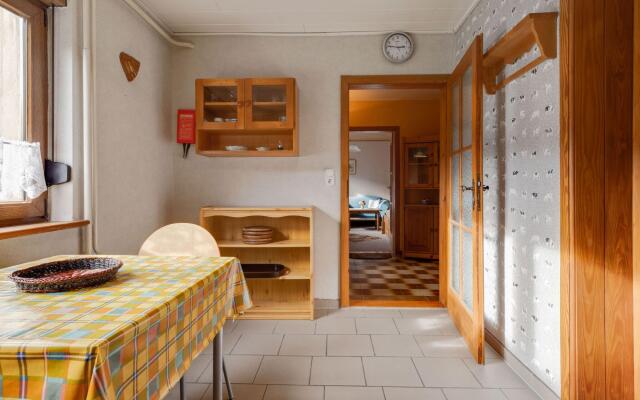 Cozy Apartment near Sea in Warin