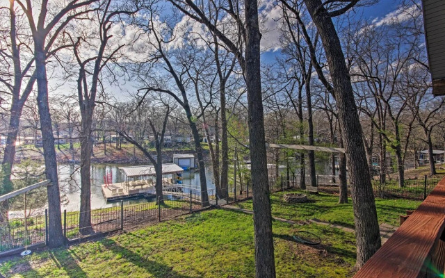 Fire Pit & Boat Slip: Waterfront Grove Getaway