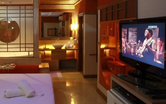 Dragon Motel (Только для взрослых)