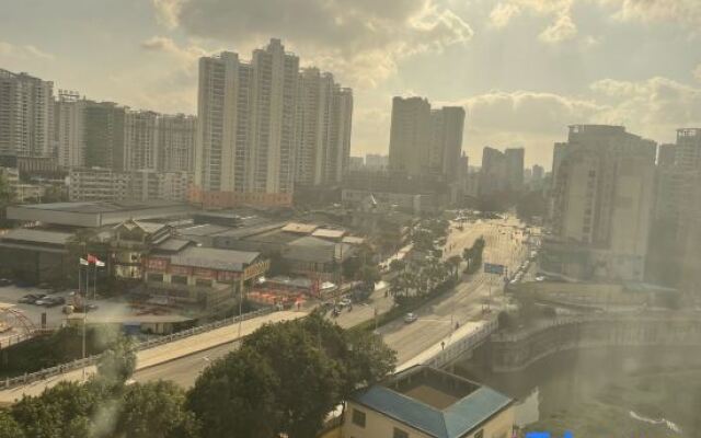 Run Hua Si Ji Hotel