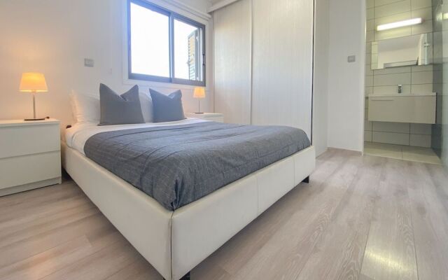 Phaedrus Living City Flat Rafaella 6