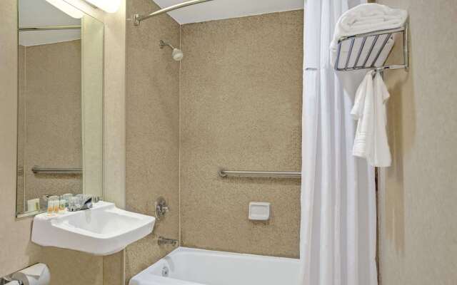 Days Inn by Wyndham Jamaica / JFK Airport