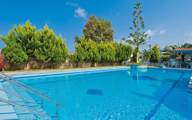 Hotel Koukouras And Lia Apartments Annexe