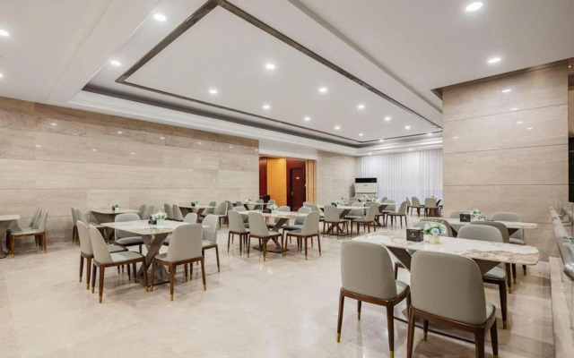 Haowei Kairui Hotel (Jingshan Railway Station Inn)