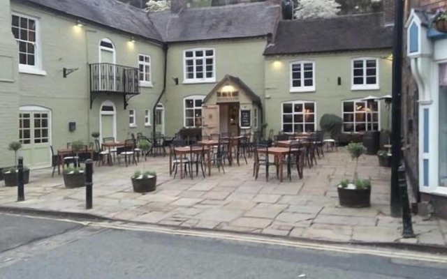 White Hart Cafe Bar & Bistro