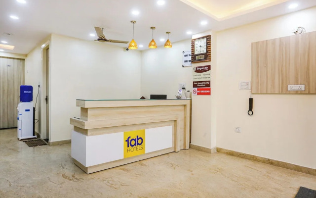 Fabhotel Taugan Inn