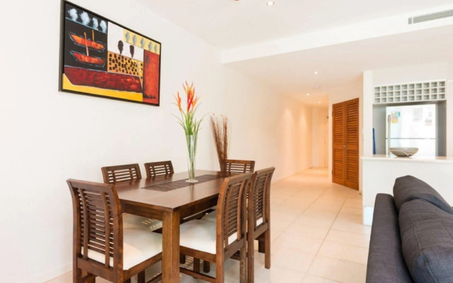 Cairns Beach Holiday Apartment