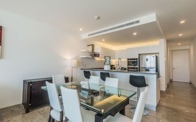 Contemporary Design Oceana 422 Playa del Carmen Condo by Redawning