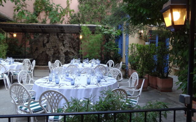 Logis Hotel Moderne Et Pigeon