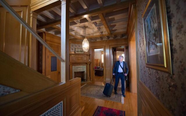 Château la Motte Guest House