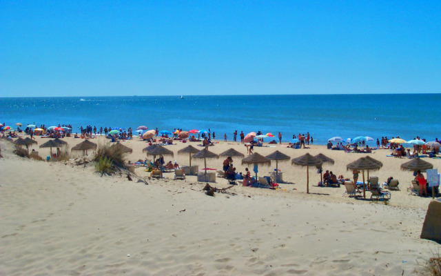 Apartamentos Leo Canela